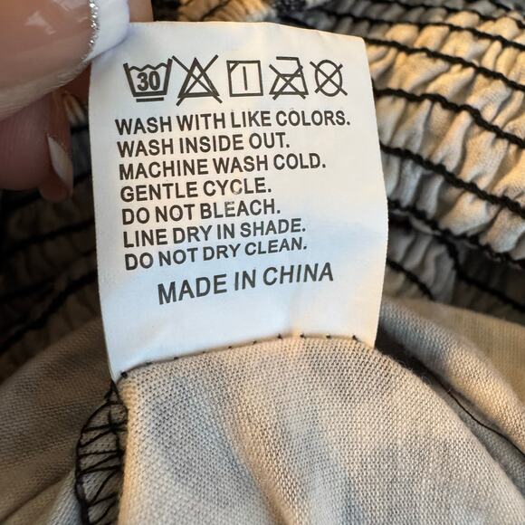 Leopard Print Strapless Smocked Romper Size M Stretchy Casual - Picture 7 of 7